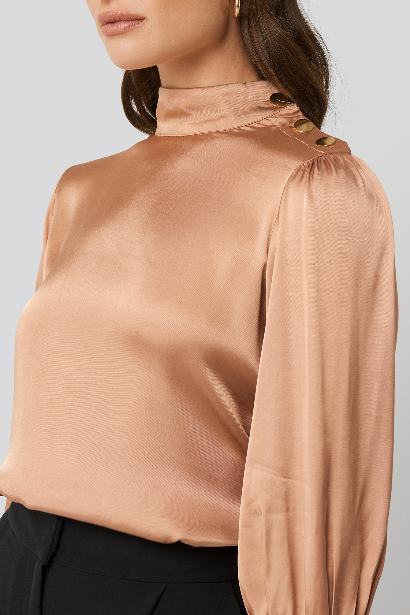 Button Shoulder Detailed Blouse Powder Pink