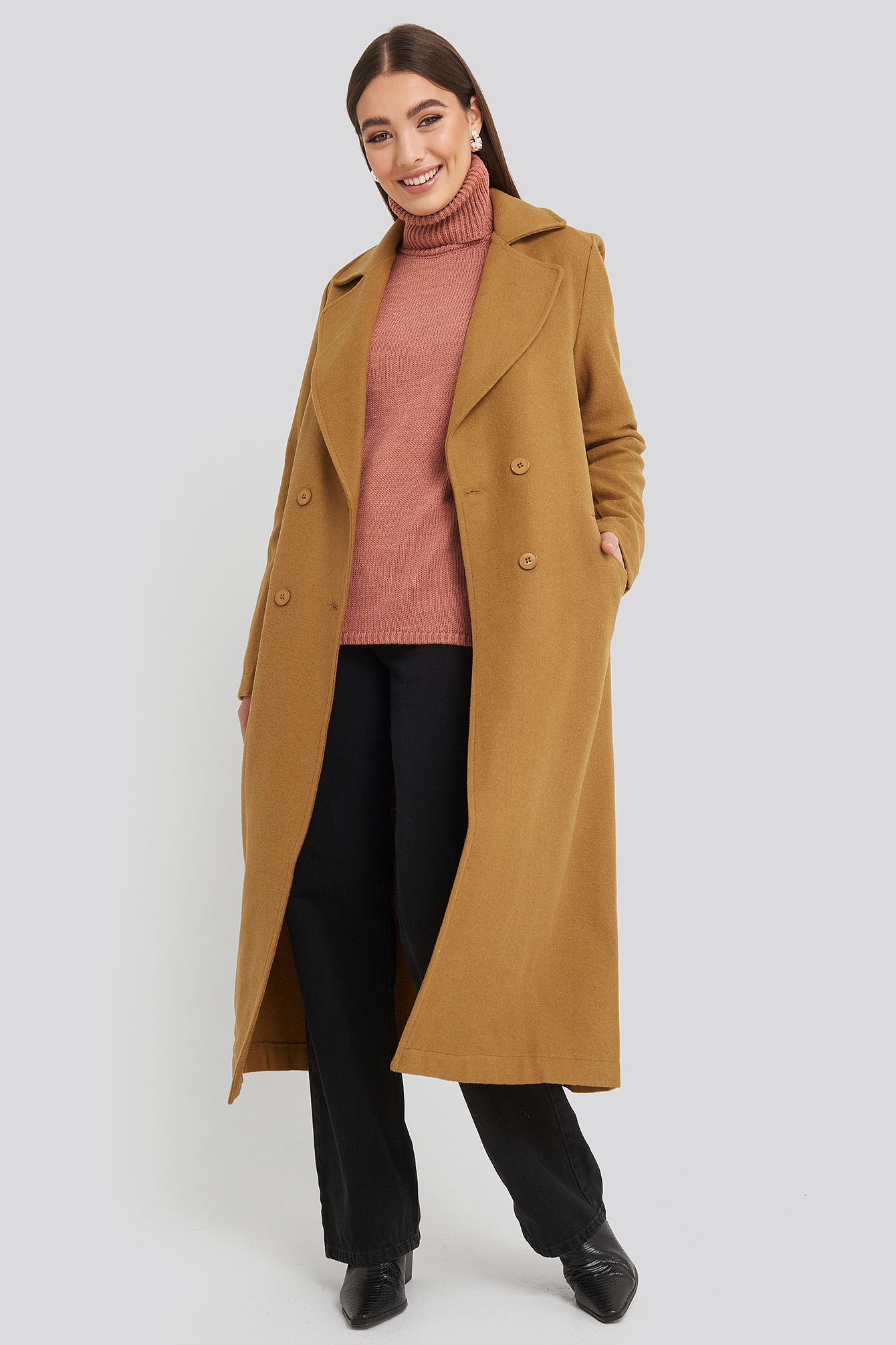 Buttoned Wool Coat Camel