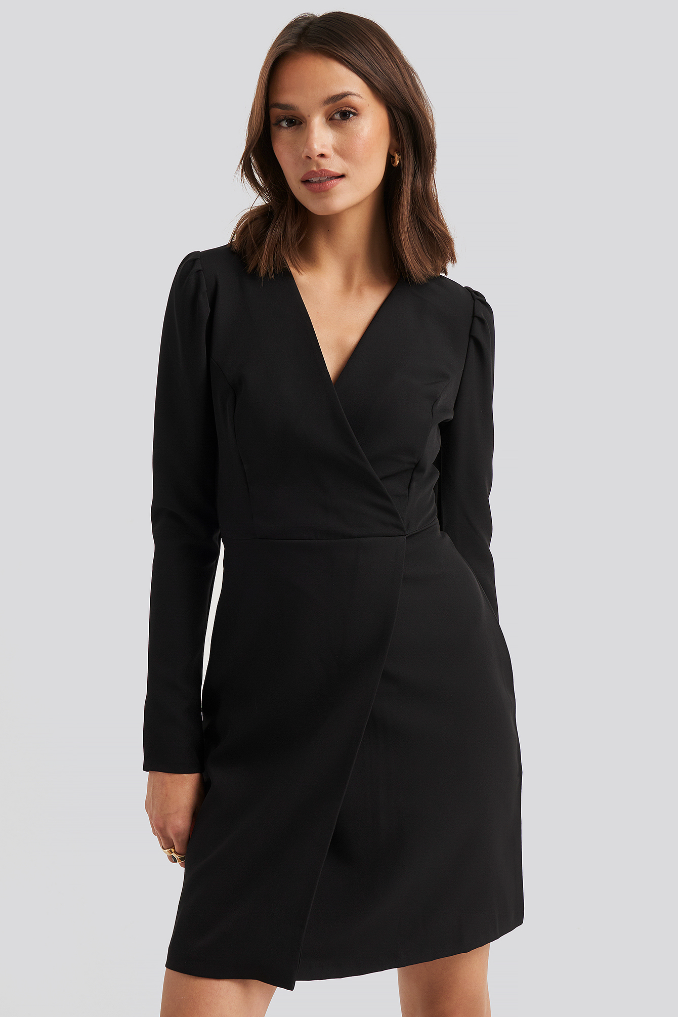 Classic Overlap Mini Dress Black | na-kd.com