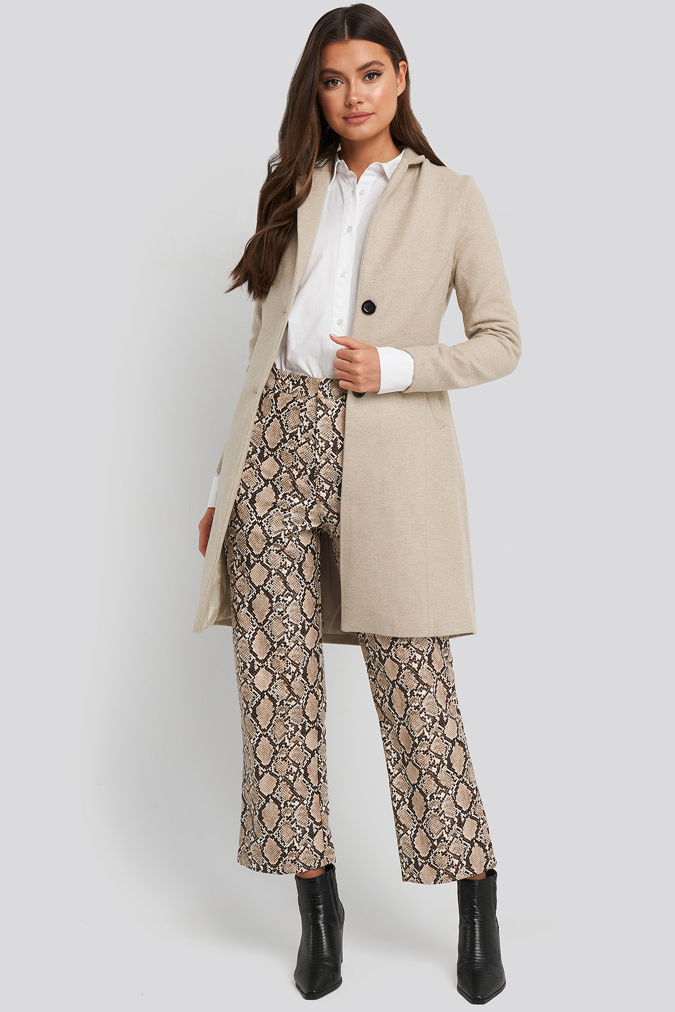 Collar Detailed Coat Stone