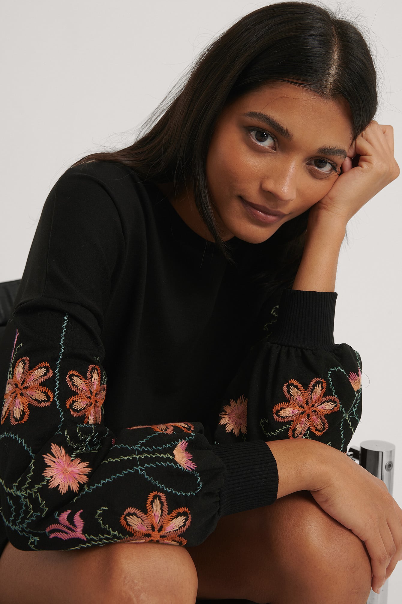 Embroidered Sweater Dress Black | na-kd.com