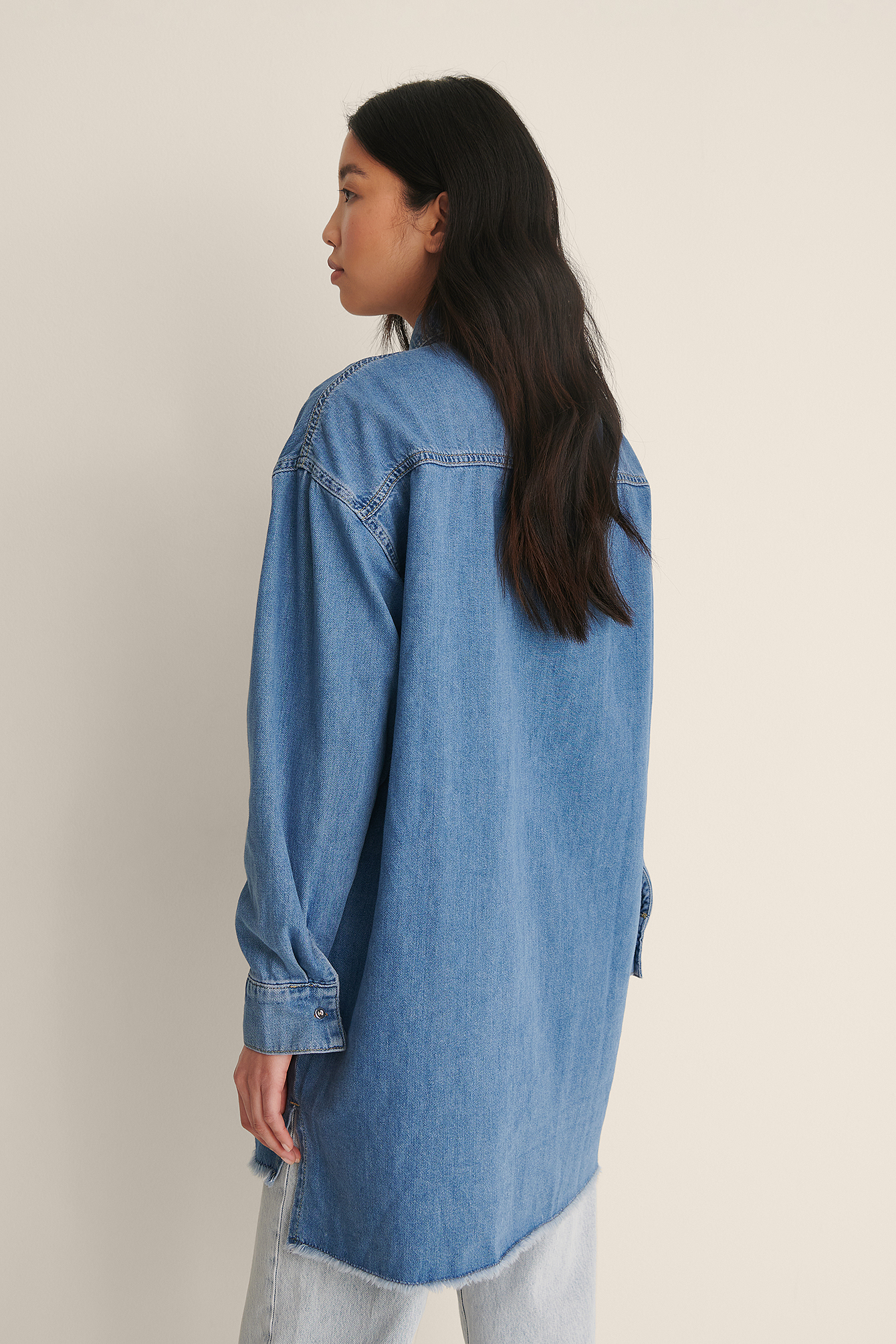 NA-KD Denim Trend Recycelte Oversize-Jeansjacke mit Reißverschluss in Blau Sparen Sie 4% Damen Bekleidung Jacken Jeansjacken und Denimjacken 