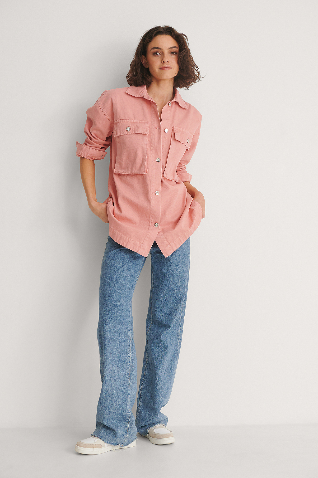 Damen Bekleidung Jacken Jeansjacken und Denimjacken NA-KD Denim Trend Bauchfreie Jeansjacke in Pink 