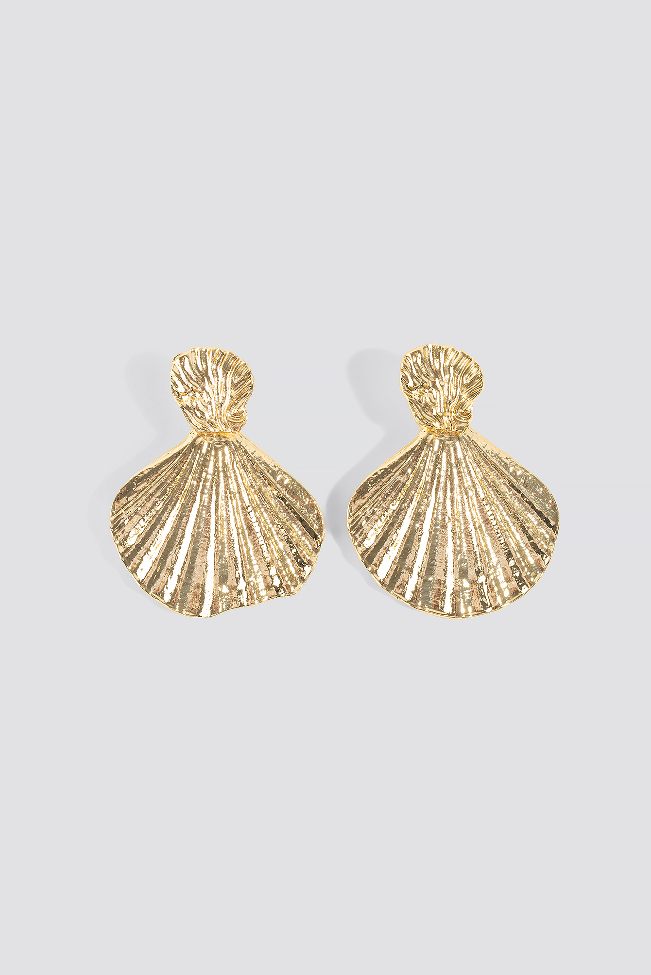 Sea Shell Patterned Bijouterie Earrings Gold