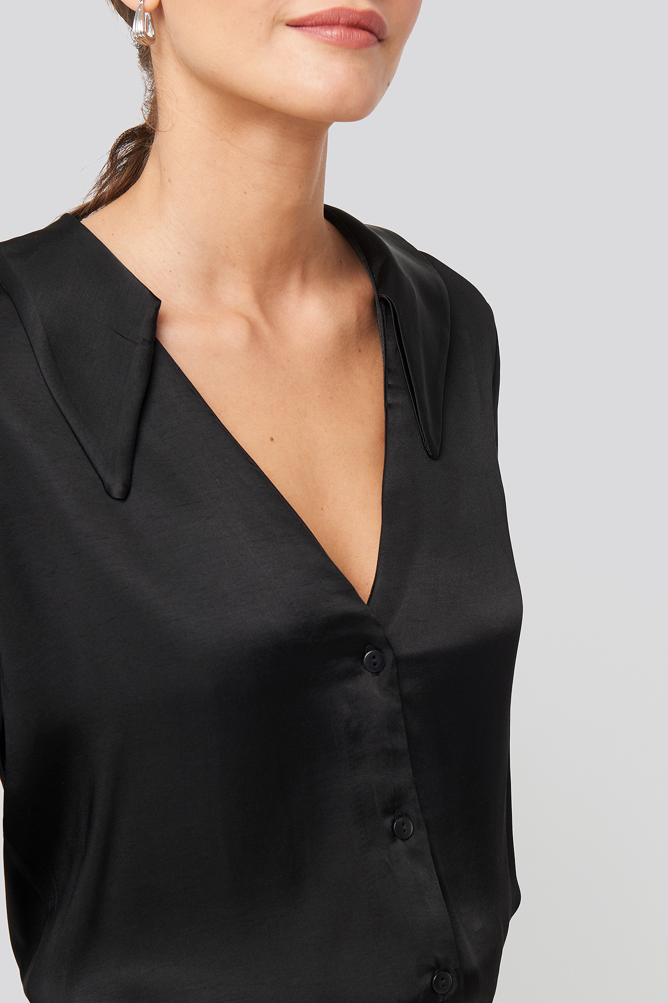VNeck Collar Detailed Shirt Schwarz
