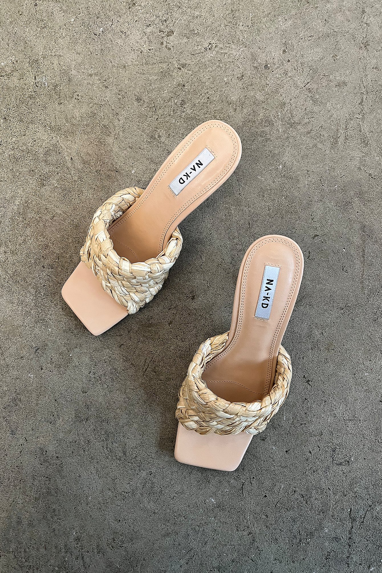 Nature Beige Twisted Straw Mules