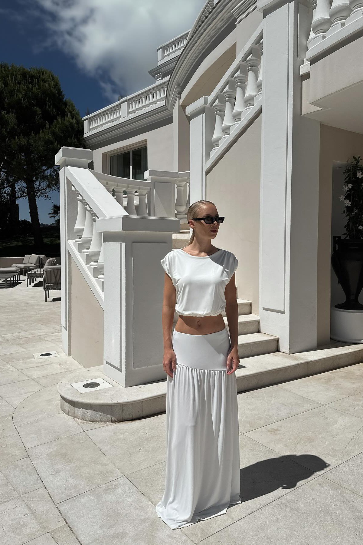 Flowy Dropped Waist Maxi Skirt White NA-KD