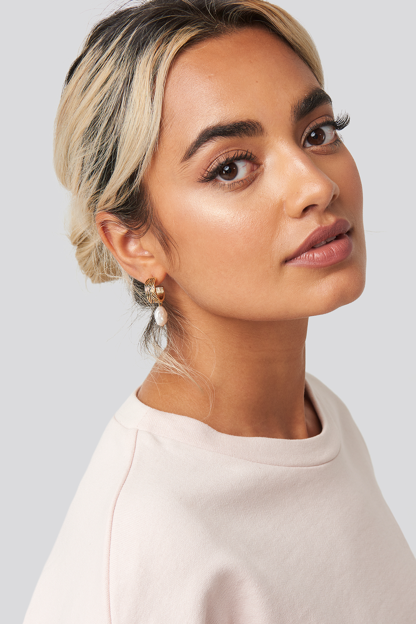 Vintage Pearl Earrings Gold