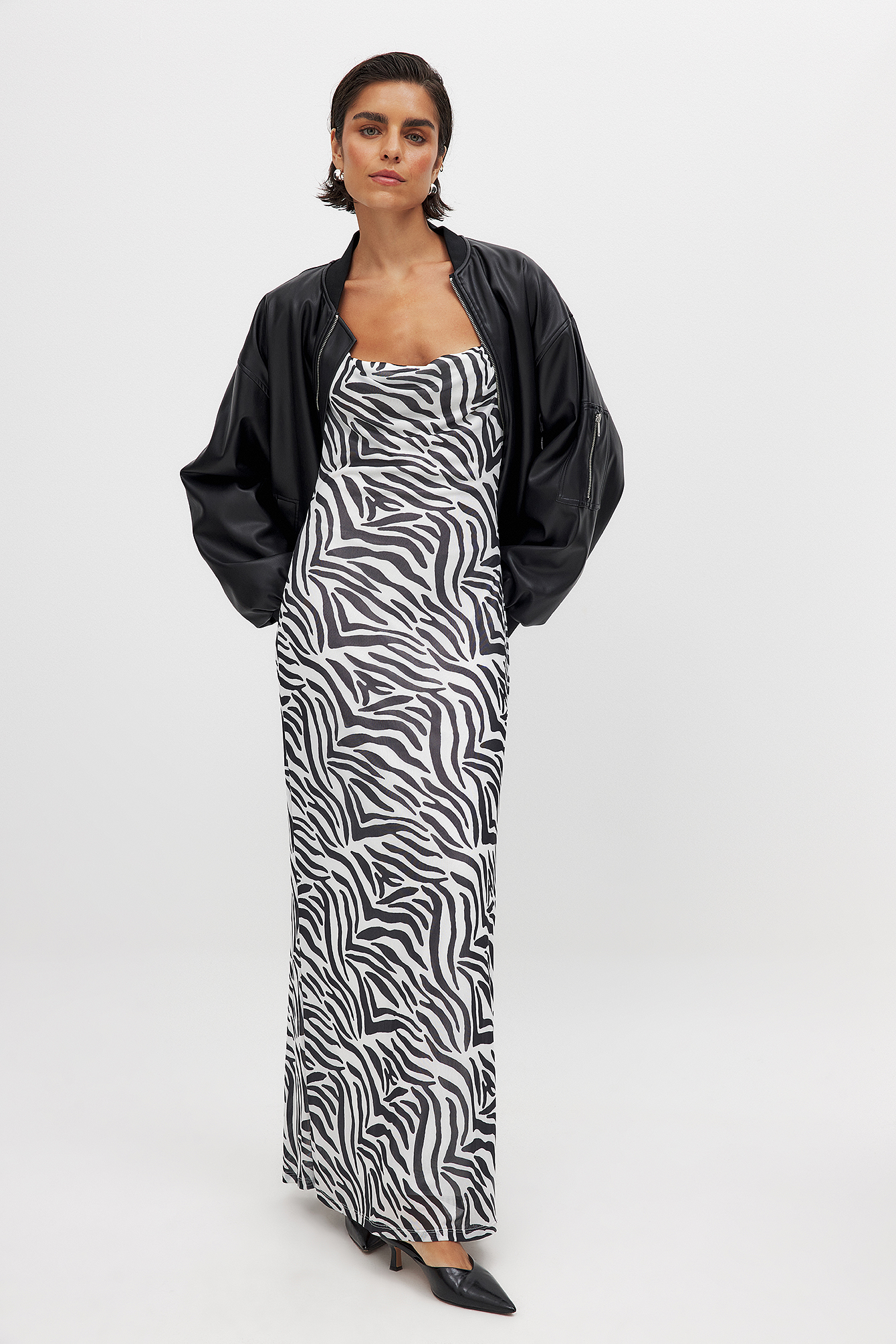 NA-KD Maxikleid aus Mesh mit Wasserfallausschnitt - Abendkleider - - S (EU 34-36) - NA-KD / NAKD