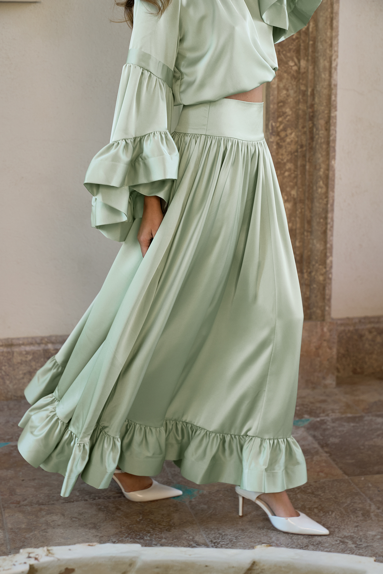 Lovisa Wallin x NA-KD Maxifalda ancha con volantes - Satin Skirts - Green - EU 32 - NA-KD / NAKD