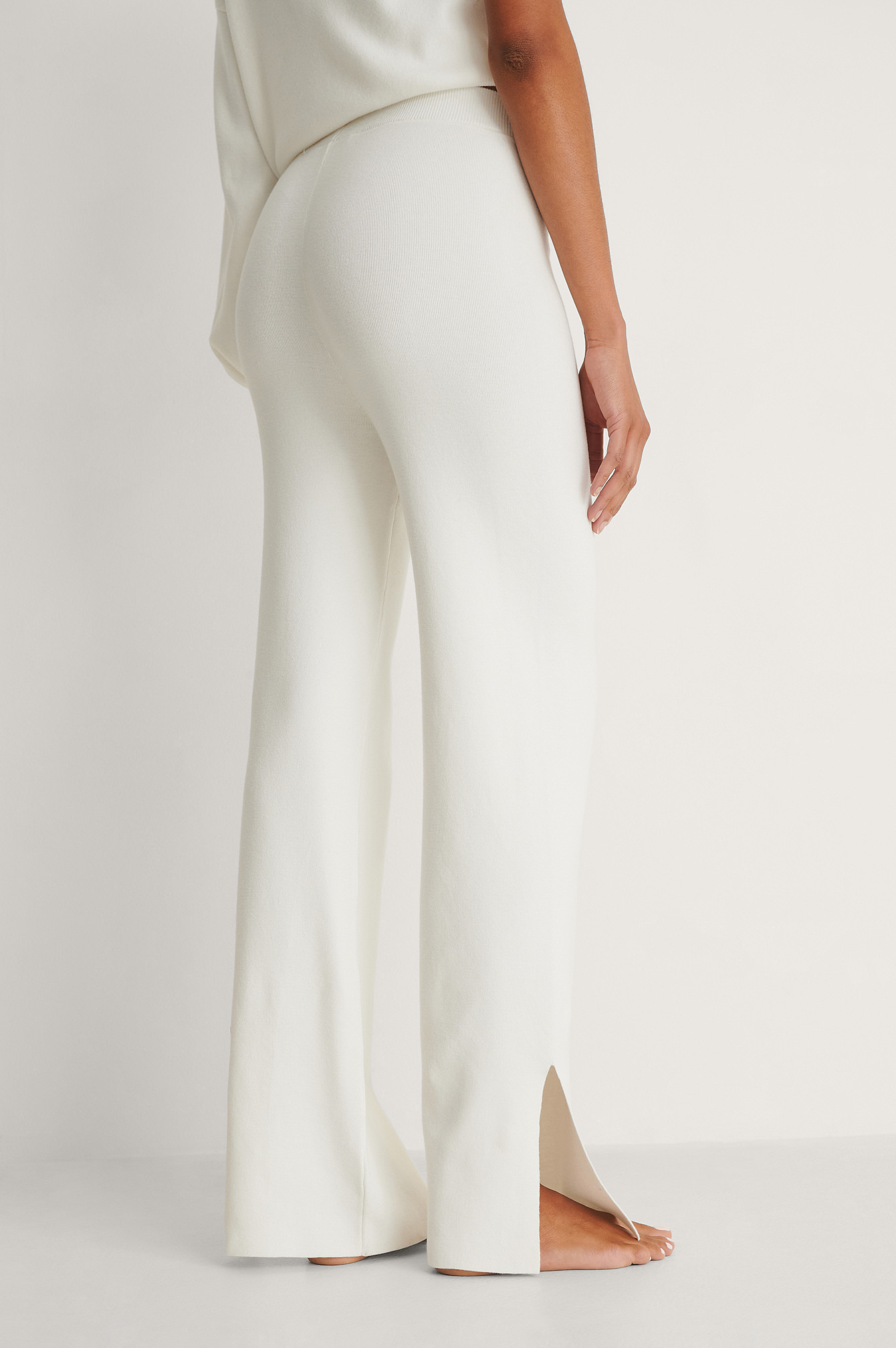 Pantaloni Ampi In Maglia Con Spacchi Bianco | na-kd.com