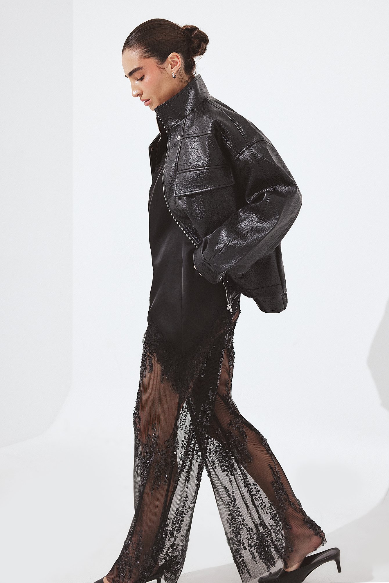 JanniDelerXNaKd Vida plisserade byxor med paljetter - Utsvängda byxor - Svart - L (EU 42-44) - NA-KD / NAKD