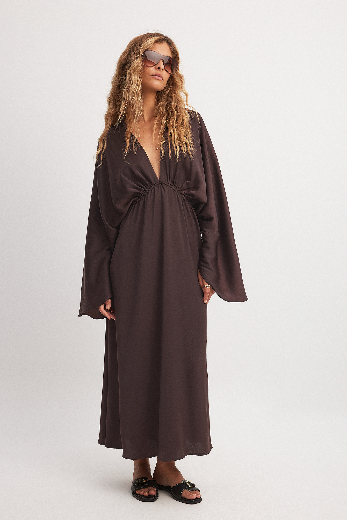 Midi dress gathered sleeves