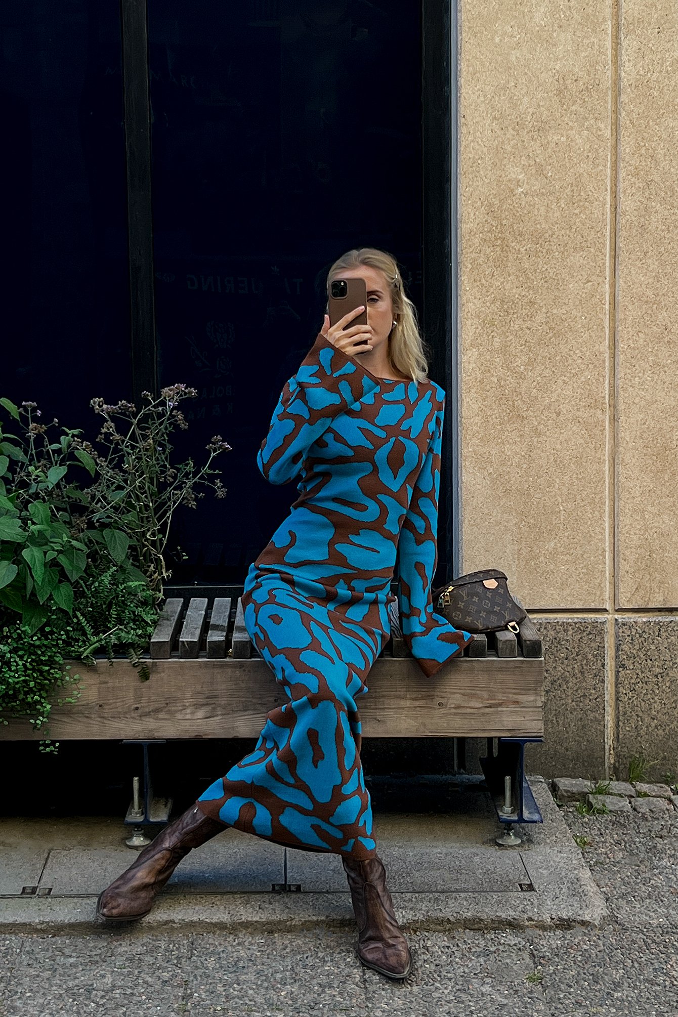 Brown/Blue Dzianinowa sukienka maxi z szerokimi rękawami