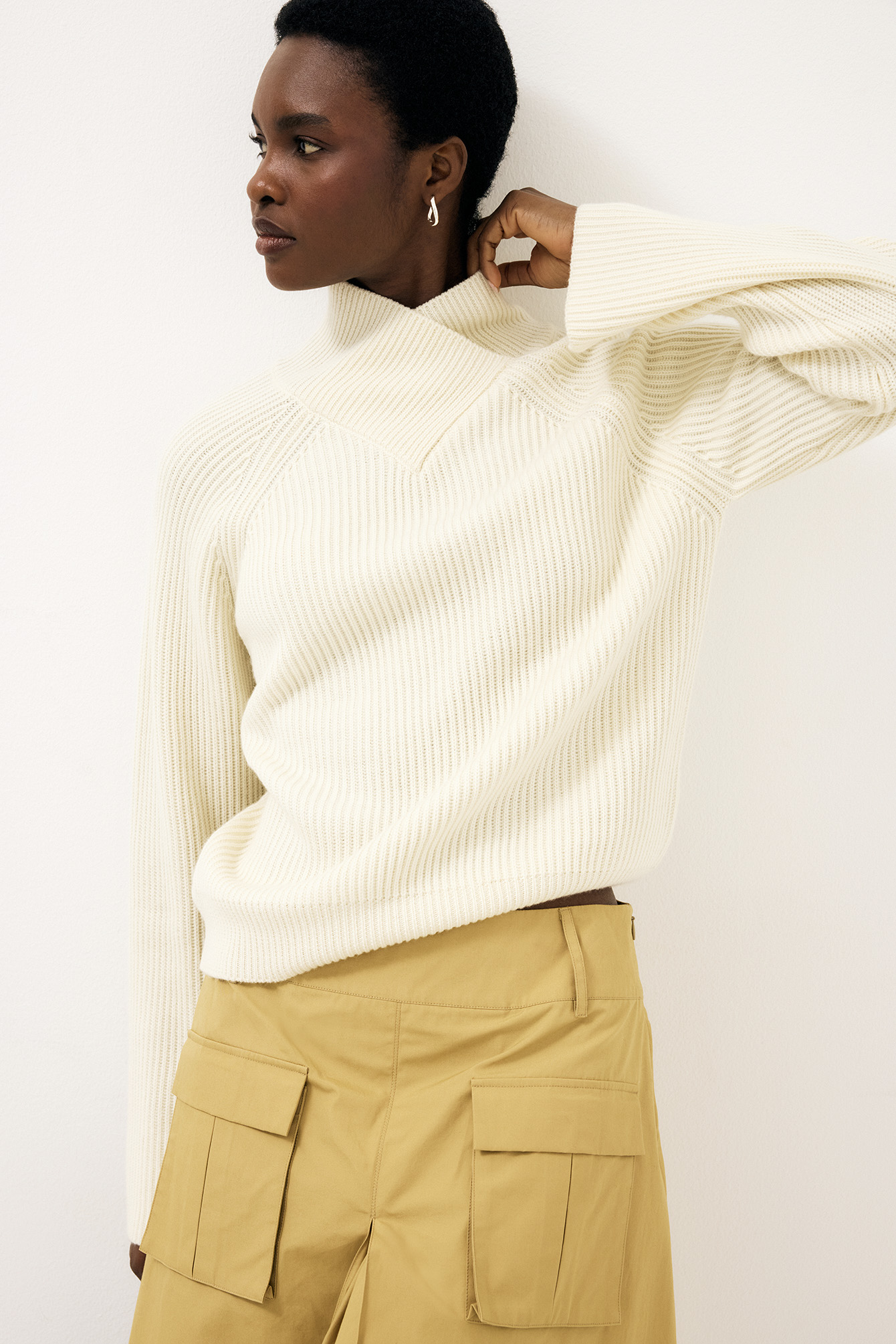 Wide V-neck Wool Blend Knit Sweater Offwhite | NA-KD