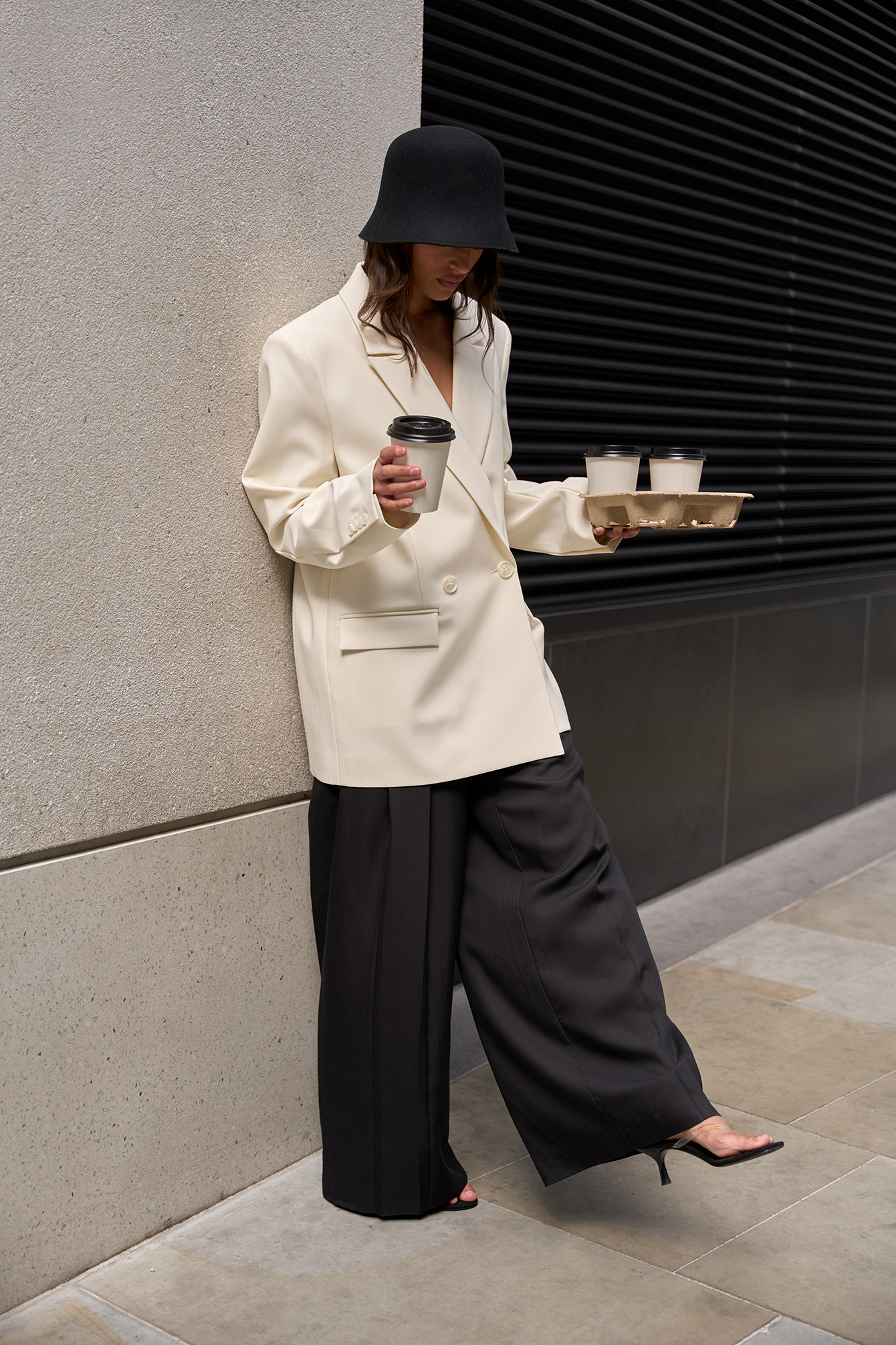 Wide waist detail pants black — byxor med fickor från NA-KD