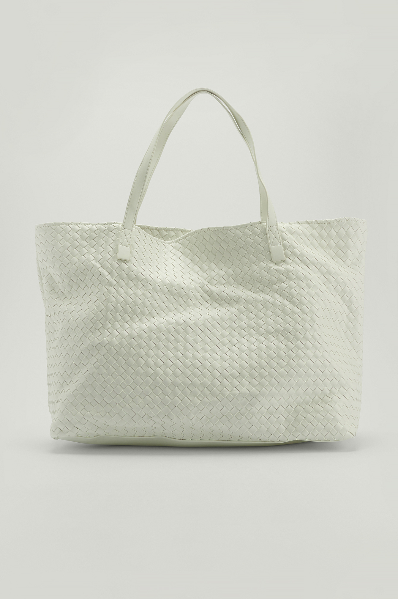 Borsa shopper intrecciata oversize Bianco sporco | na-kd.com