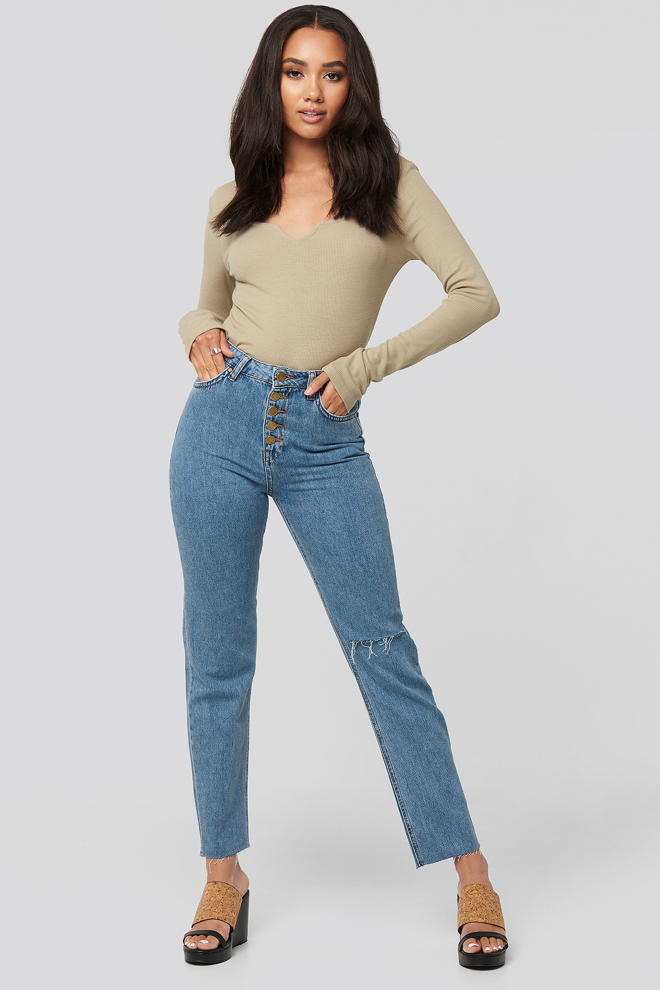 Miki Raw Hem Jeans Light Blue Wash