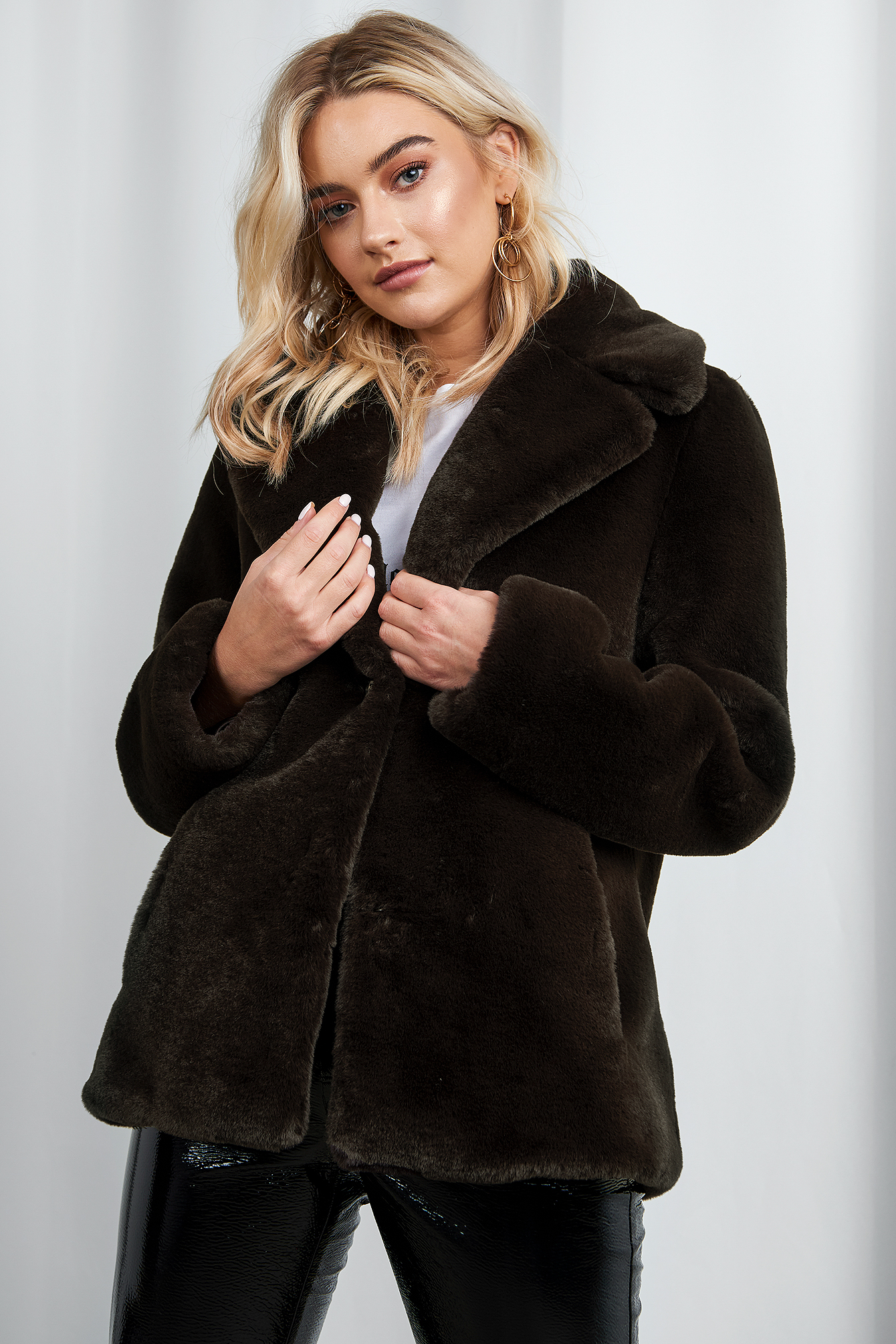 Jenna Faux Fur Coat Brown | na-kd.com