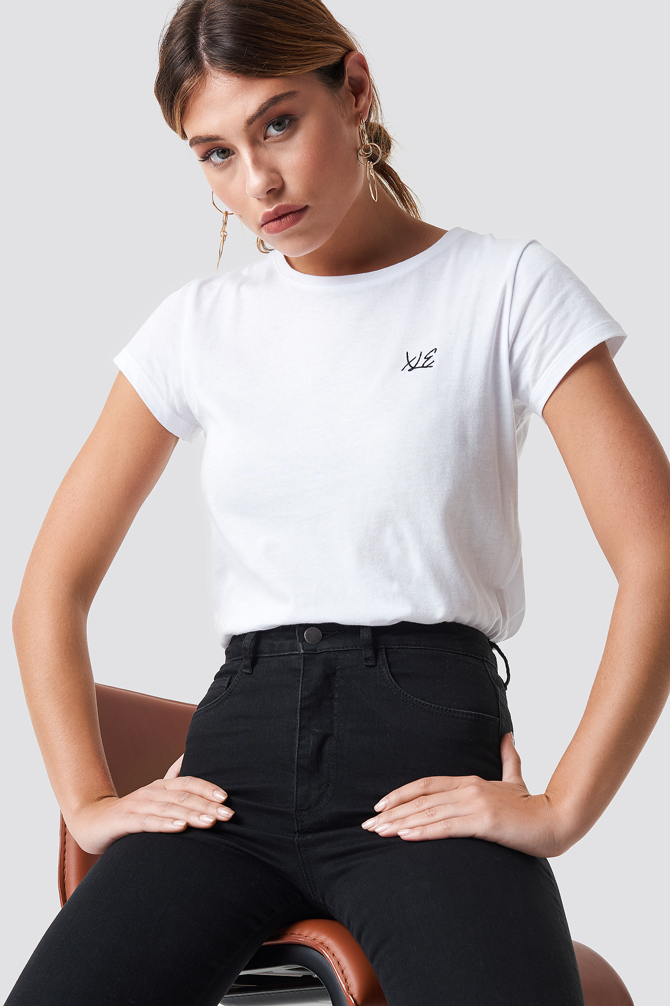 White T-shirt Go To Embroidered