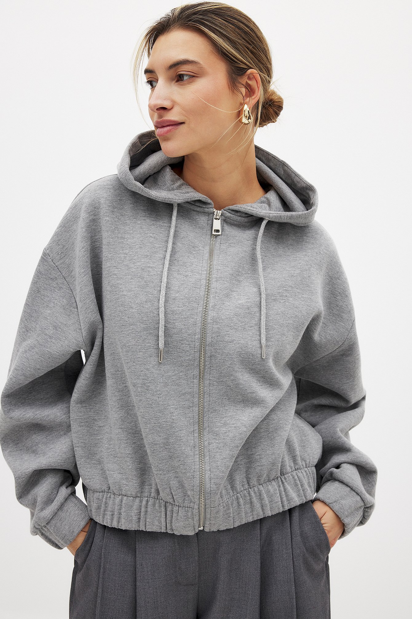 Pull à capuche léger zippé homme | MYPROTEIN Pull à capuche léger zippé homme | MYPROTEIN