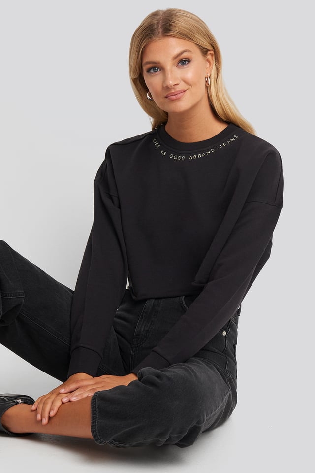 A Cropped Oversized Sweater Faded Black