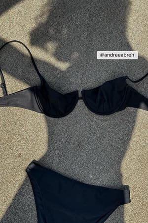 Black Körbchen-BH-Bikini mit Nahtdetail