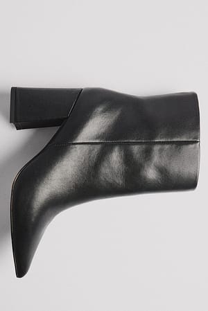 Black Ankelhøye støvler i skinn