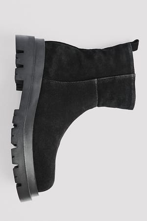 Black Ankelhøye boots i mokka med teddyfor