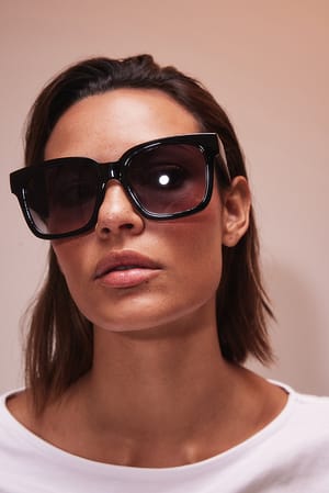 Black Resirkulerte solbriller med store runde kanter