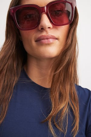 Milky Pink Resirkulerte solbriller med store runde kanter