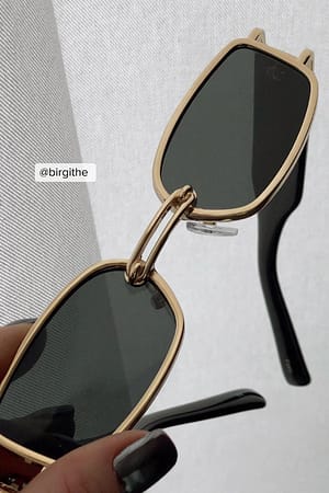 Black/Gold Retro Wide Temple Sunglasses