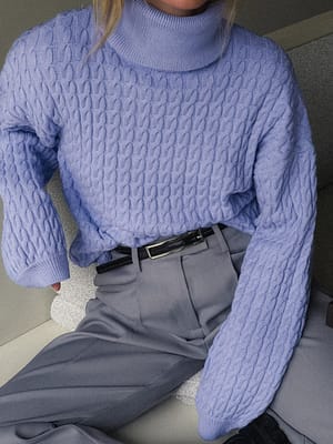Light Blue Sweter z dzianiny z warkoczowym splotem