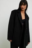 Black Klasyczny krótki płaszcz z paskiem