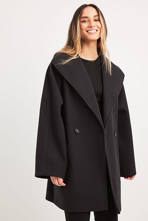 Black Midi-frakke med kravedetaljer