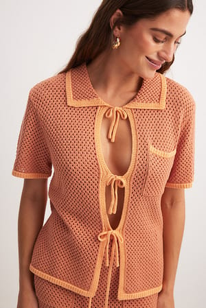 Burnt Orange Virkstickad skjorta med kontrastdetalj