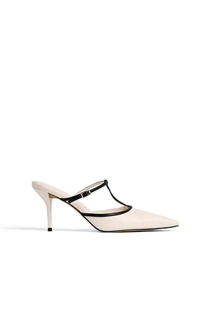 Offwhite Contrast Pointy Toe Heel