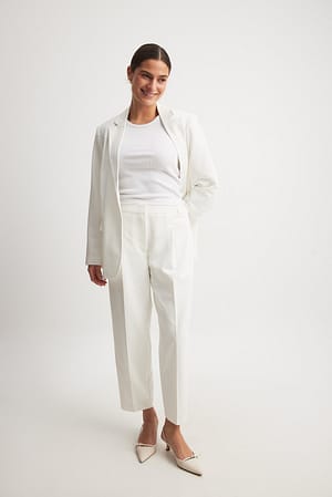 White Pantalones de traje de talle medio recortados