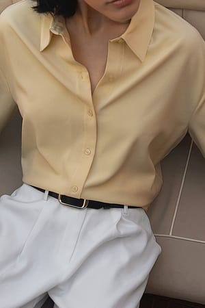Butter Oversized strukturerad skjorta med manschettdetalj