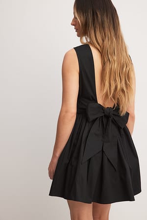 Black Deep Back Bow Detail Mini Dress
