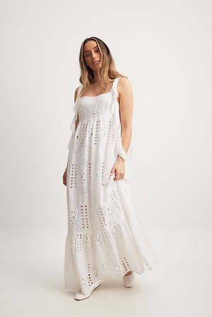 White Geborduurde Anglaise maxi-jurk met ruches op de schouder