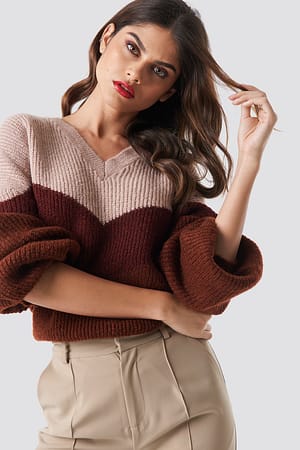 Wine Color Blocked V-neck Knitted Sweater