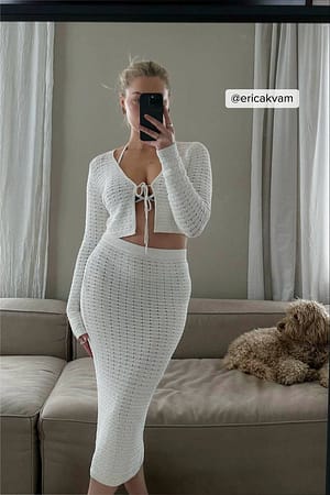 White Cropped Knitted Cardigan