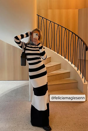 Black/White Fine Knitted Striped Maxi Dress