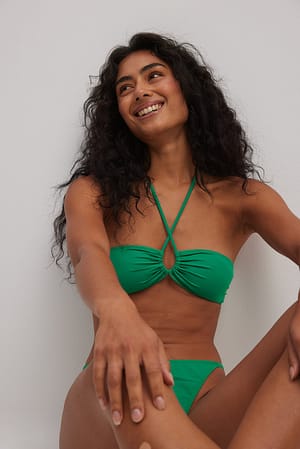Green Bikinitop met gekruiste voorkant