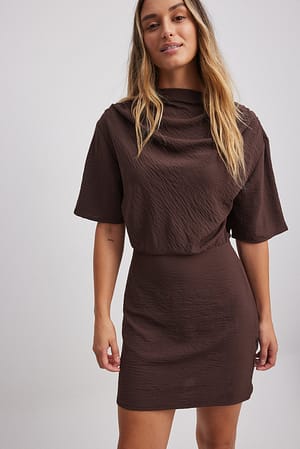 Brown Mini-jurk met trechterhals