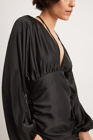 Black Marszczona sukienka mini z satynowymi ramiączkami