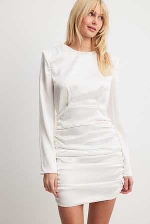 White Vestido de raso con falda fruncida