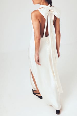 White Maxi-jurk met halternek en strikdetail