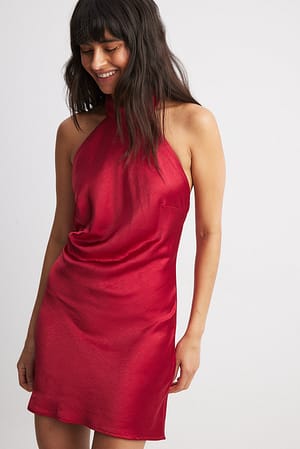 Red Masywna satynowa sukienka mini z wiązaniem z tyłu
